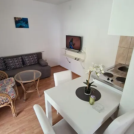 Apartmán Lana - 40 Metara Do Mora *